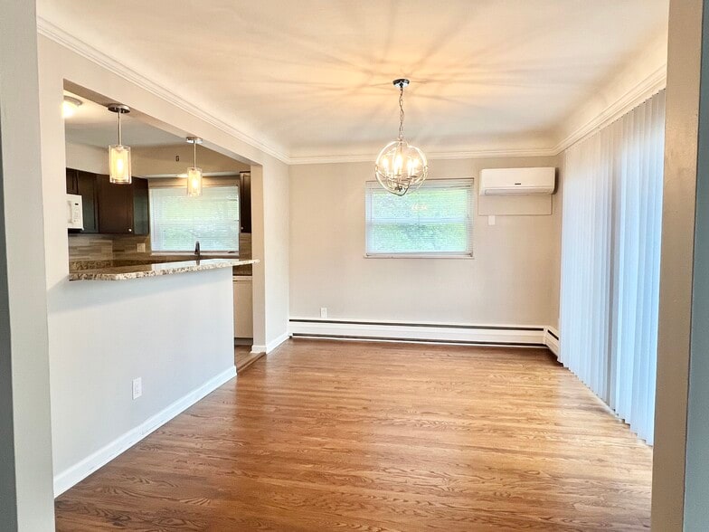 Dining room - 2385 Van Leunen Dr