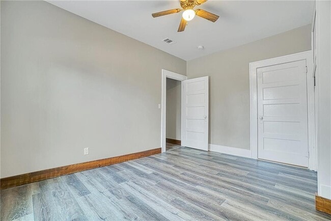 Building Photo - 301 N 9th St