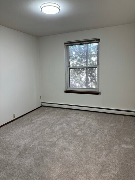 Building Photo - 4333 N Oakland Ave