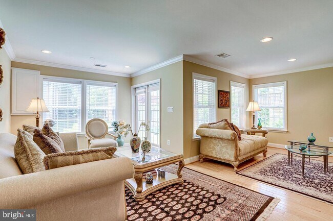 Building Photo - 47571 Royal Burnham Terrace