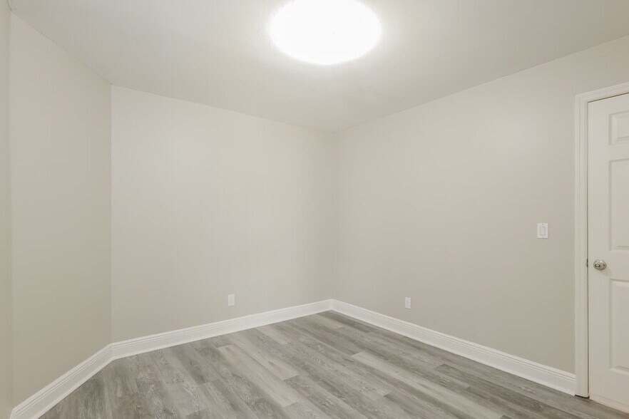 Building Photo - 845 SW 37th Ln