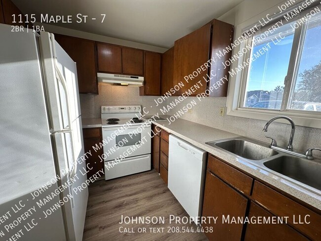 Building Photo - Spacious South Nampa Apartment with Single...