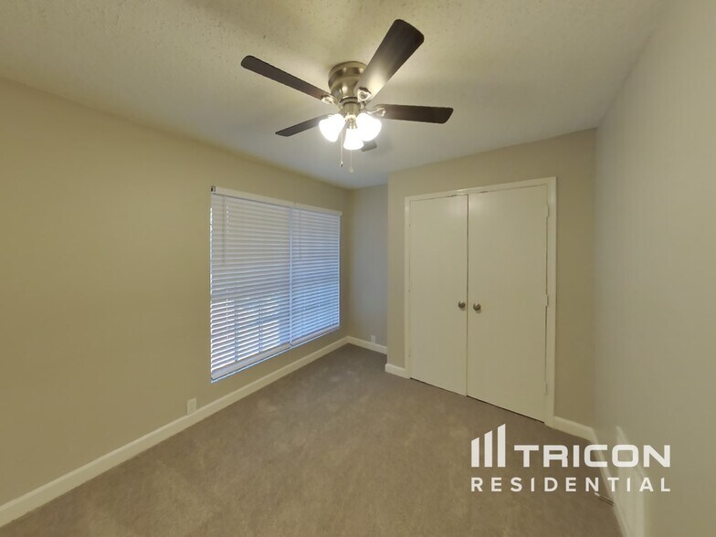 Building Photo - 1204 Shakleford Cir