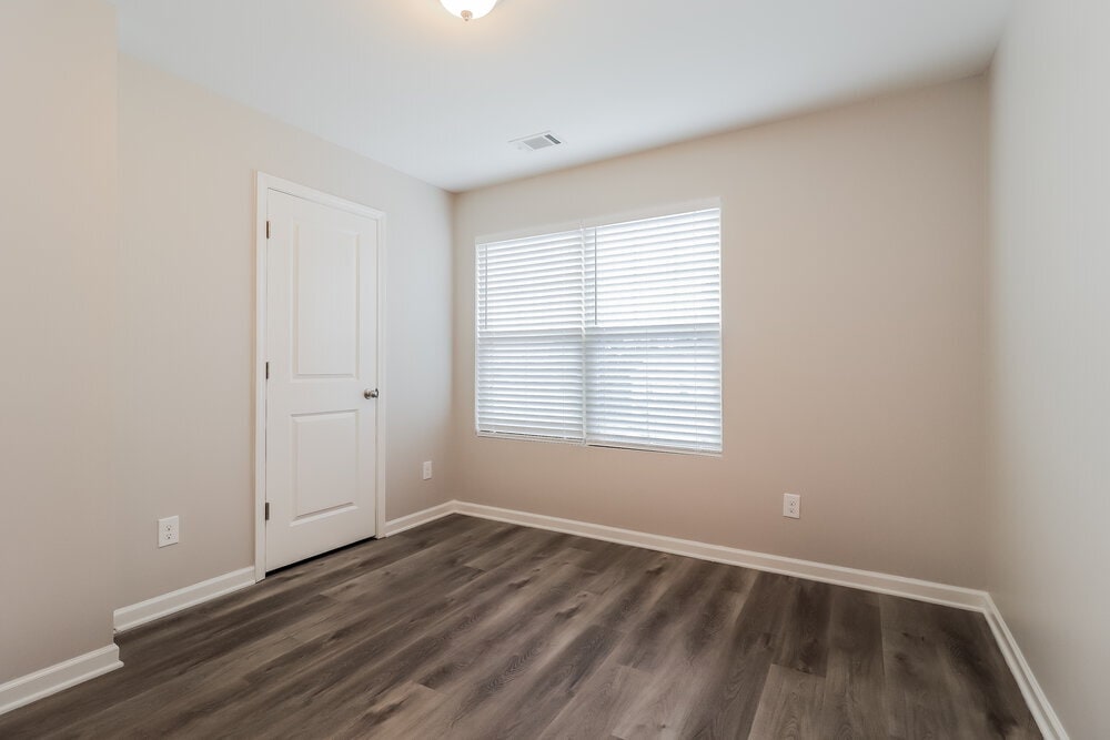 Building Photo - 20 Sycamore St