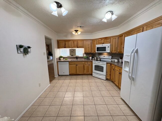 Building Photo - 4834 Bridgemont Ln