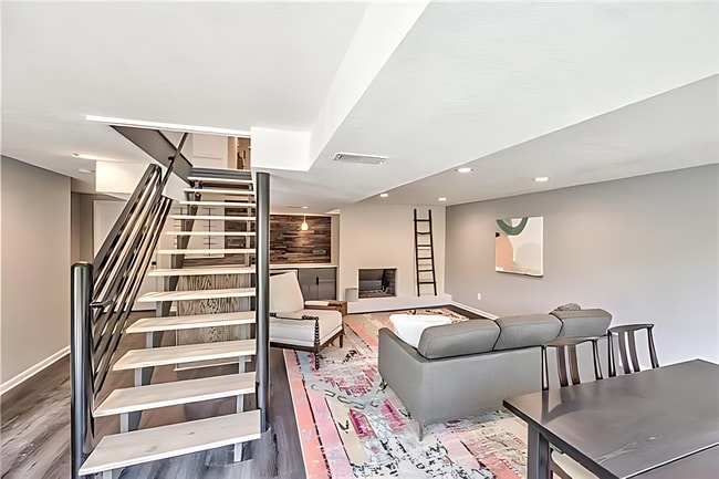 Building Photo - Wonderful Furnished Modern Home in Overlan...