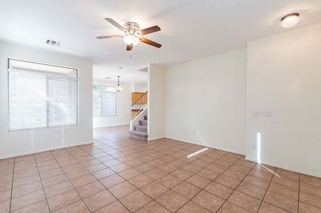 Building Photo - AVAILABLE JULY - Three Bedrooms + Loft!