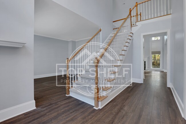 Building Photo - 127 Tara Blvd