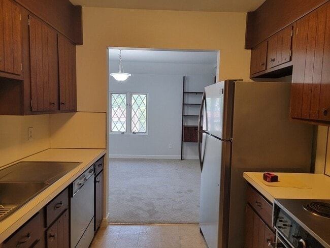 Building Photo - 80 Trapelo Rd