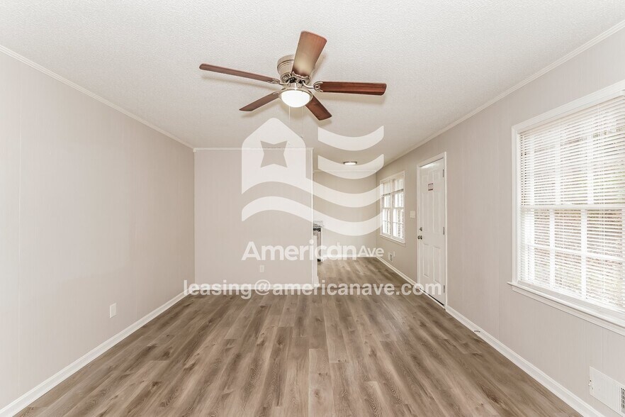 Building Photo - 1657 Azalea Dr
