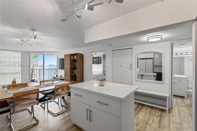 Building Photo - 1865 Brickell Ave