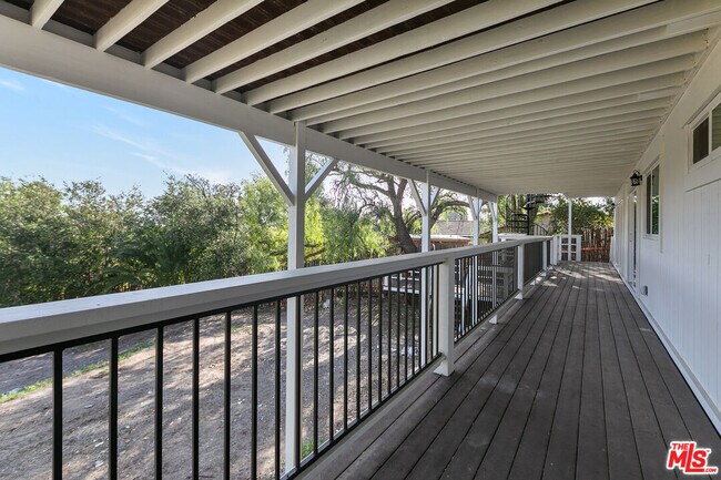 Building Photo - 23937 Jensen Dr