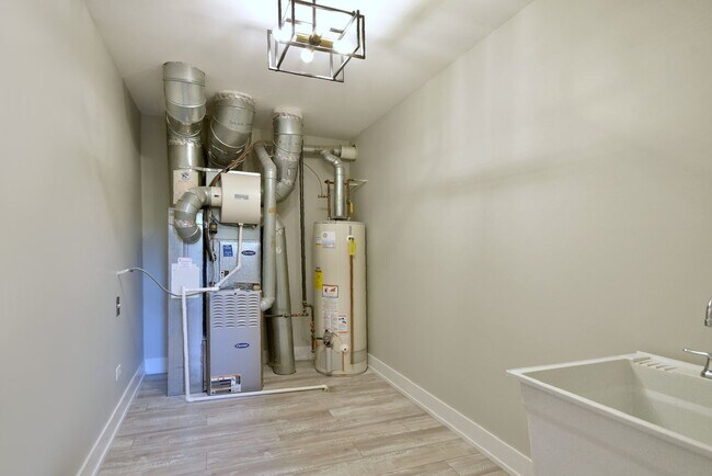 Building Photo - 982 Indigo Ct