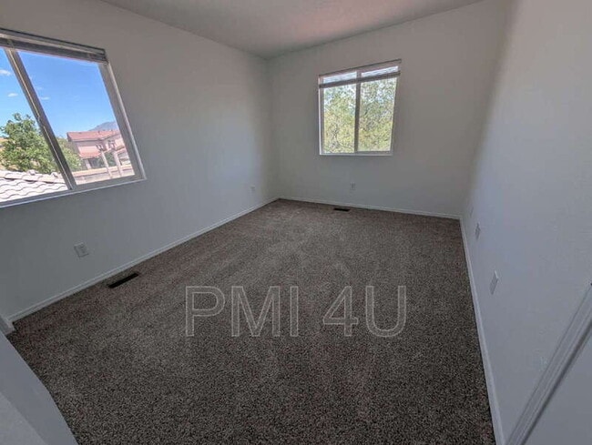 Building Photo - 7105 Casa Elena Dr NE