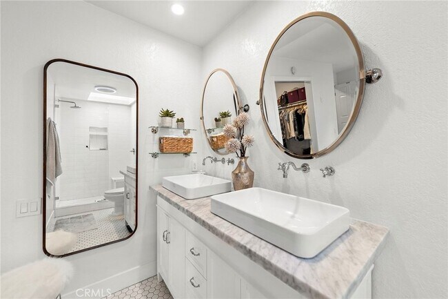 Building Photo - 12628 Newport Ave