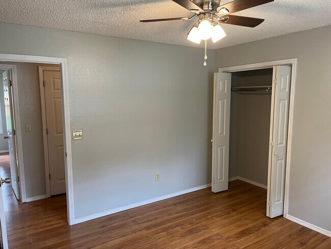 1st bedroom another angle - 1004 S Dogwood St