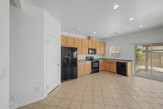 Building Photo - 8770 W Wood Dr