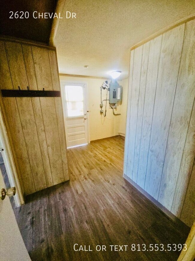 Building Photo - 2620 Cheval Dr