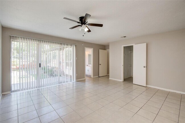 Building Photo - 25534 Pepper Ridge Ln