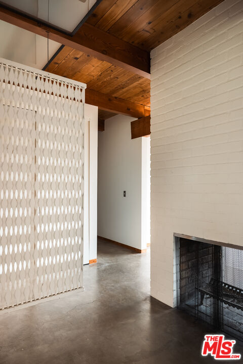 Building Photo - 2020 Mayview Dr