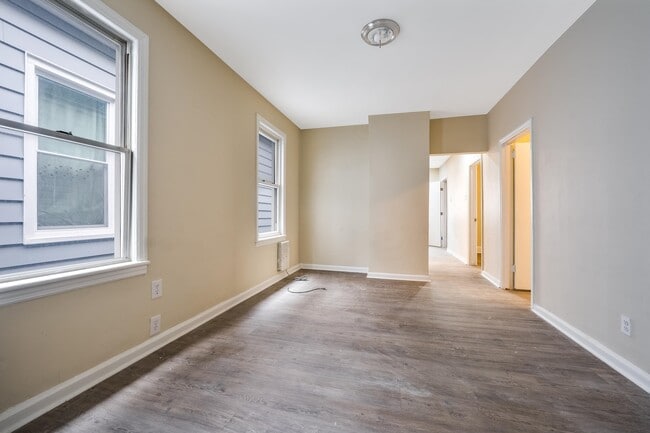 Building Photo - 98 W 30th St