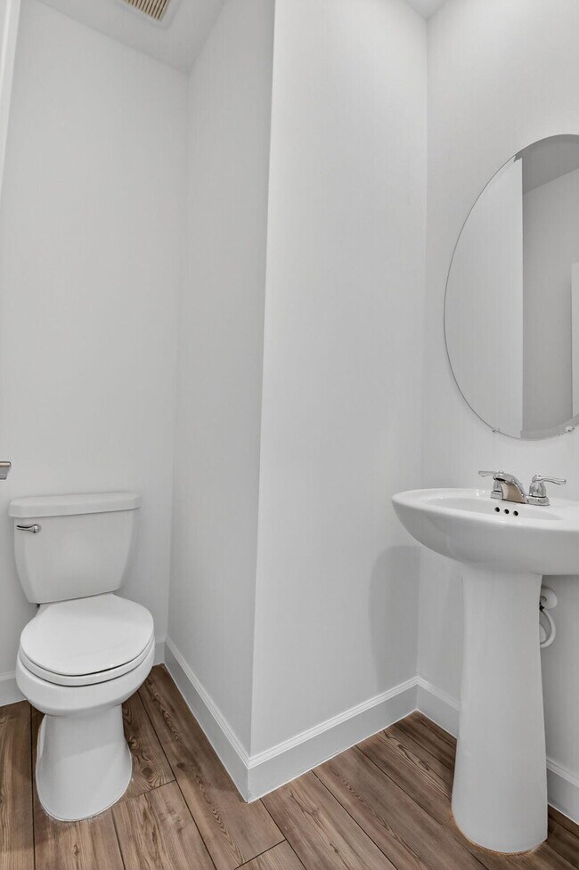 Building Photo - 4645 Meyerson Pl