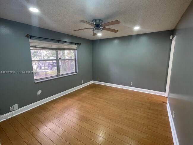 Building Photo - 3280 Spanish Moss Terrace