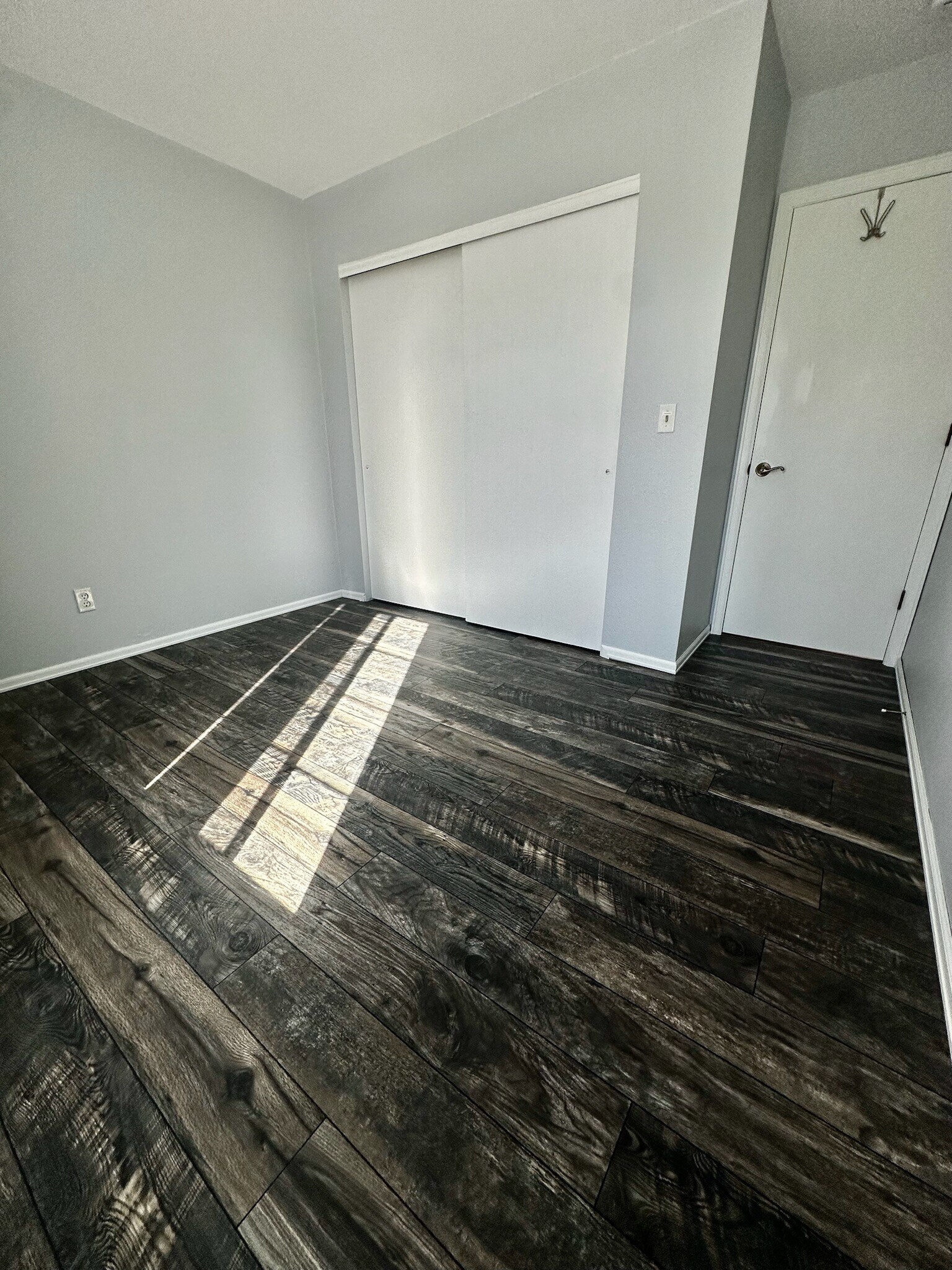 Building Photo - 1364 W 134th Dr