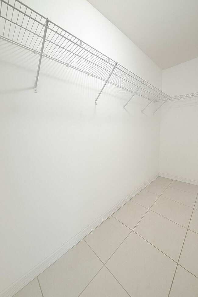 Building Photo - Elegant Newly Remodeled 3-Bedroom Home in ...