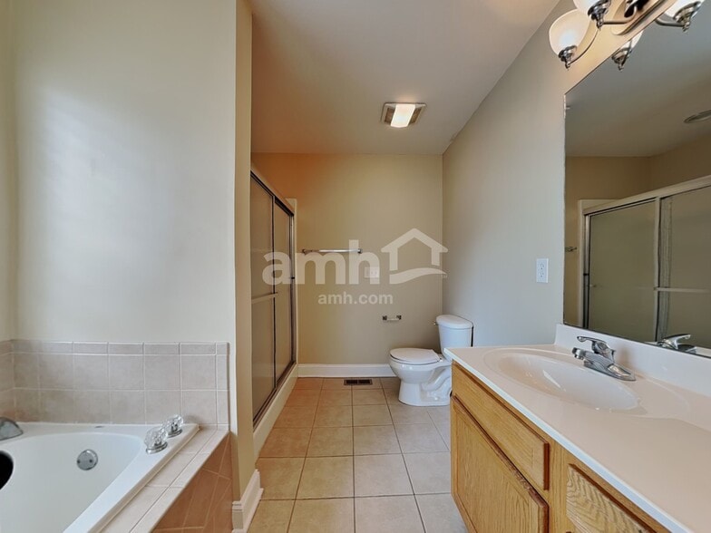 Building Photo - 4114 Oakstone Ln