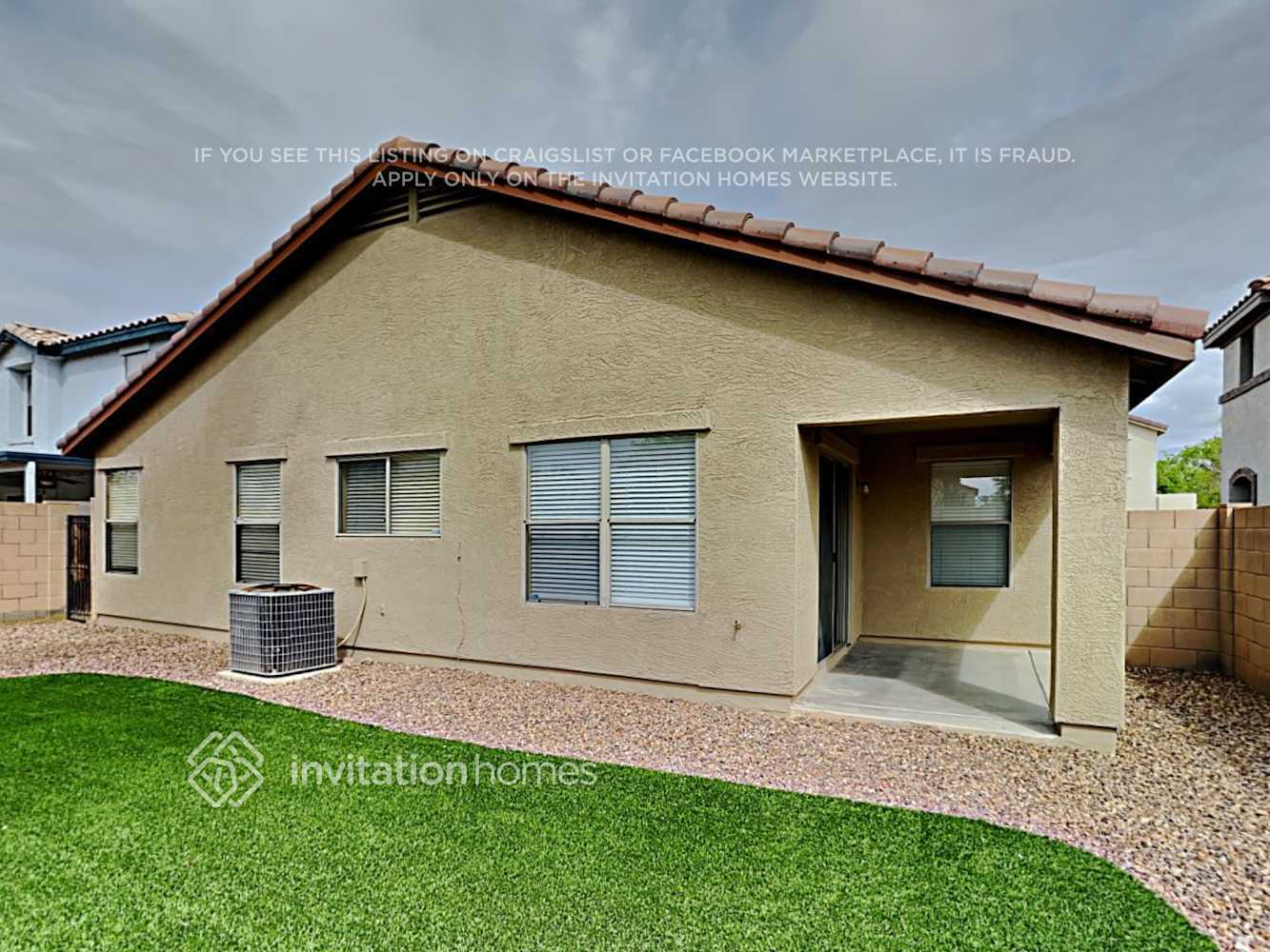 Building Photo - 3035 E Santa Rosa Dr
