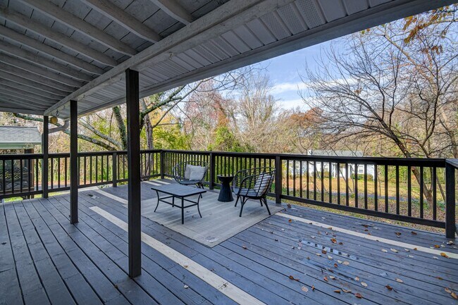 Building Photo - Washington Park 3BR 2Bth Home - available now for both short or long term lease