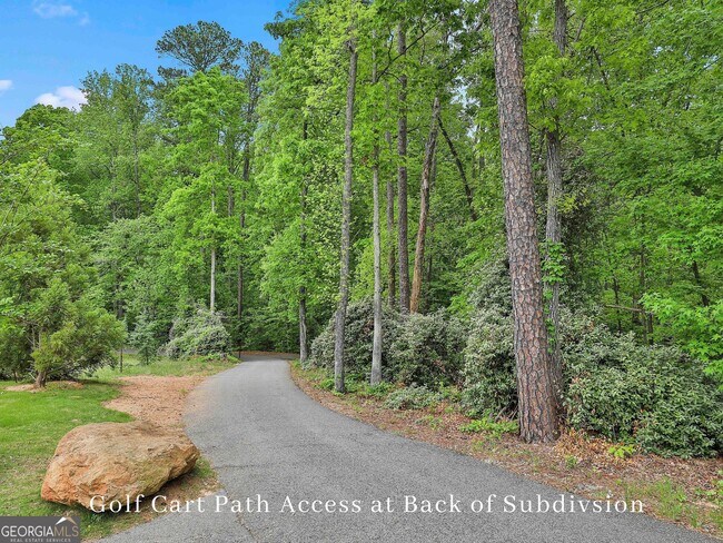 Building Photo - 940 Laurel Brooke Ave