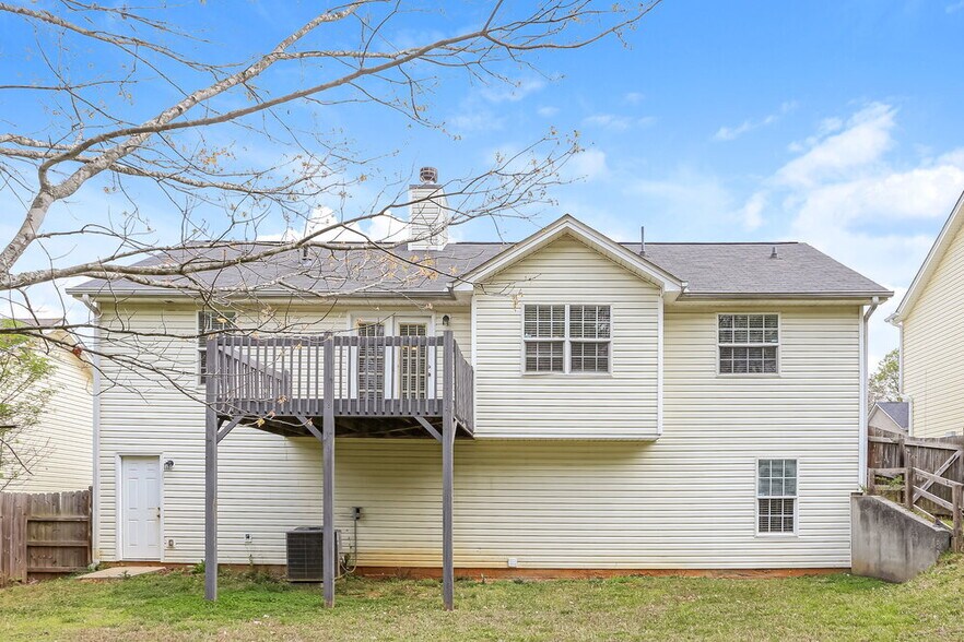 Building Photo - 215 Ashland Manor Dr