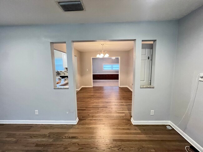 Building Photo - 3219 Fruitwood Ln