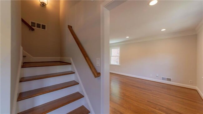 Building Photo - 3935 Briaridge Cir