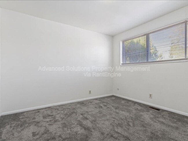 Building Photo - 4554 S 785 E