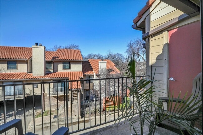 Building Photo - 4777 Cedar Springs Rd