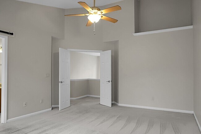Building Photo - Gorgeous, 2 story, 4 BR, 2.5 BA Home with Fenced Yard near Magnolia Gardens