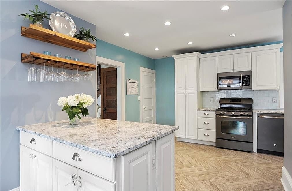 Building Photo - 49 Newman Pl