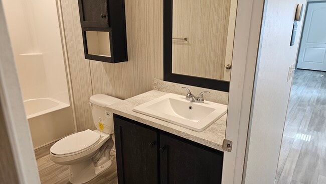 Building Photo - 300 Forrest Ave