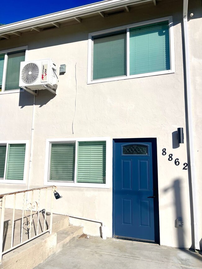 Building Photo - Newly renovated 3bd