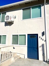 Building Photo - Newly renovated 3bd