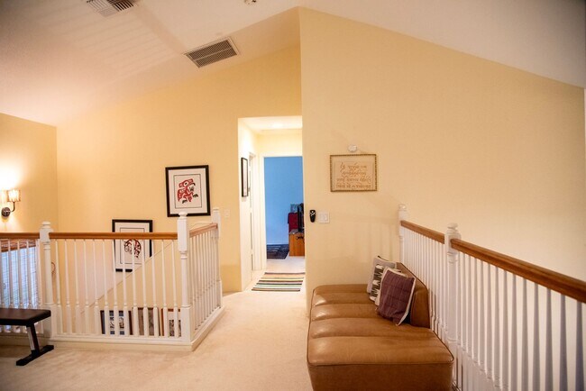 Building Photo - 20 Puukai Pl