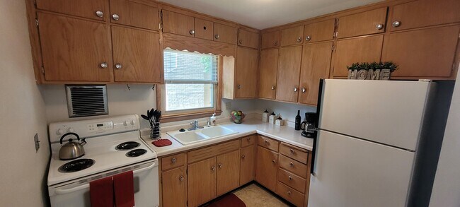 Building Photo - 922 High St