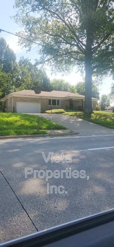 Primary Photo - 7601 Shepherdsville Rd