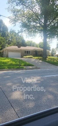 Building Photo - 7601 Shepherdsville Rd