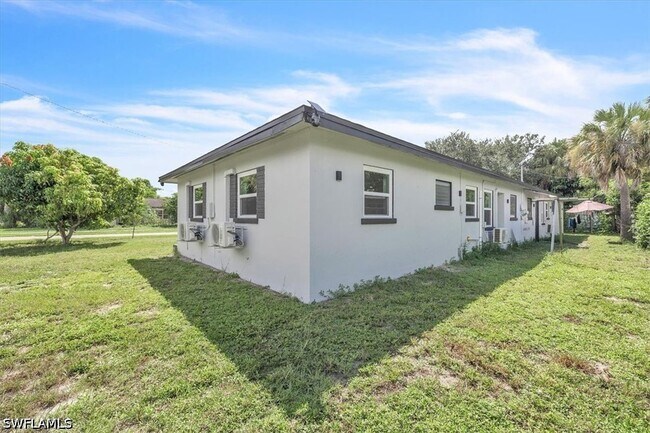 Building Photo - 2423 Jeffcott St
