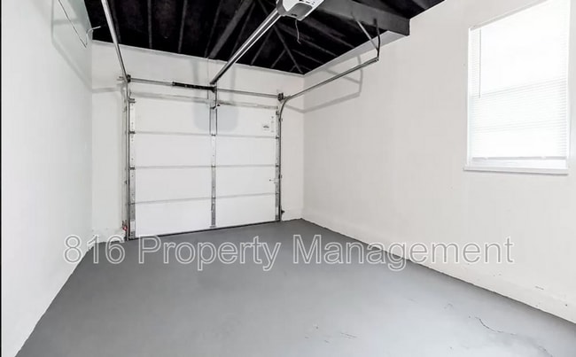 Building Photo - 1609 NE 60th Terrace