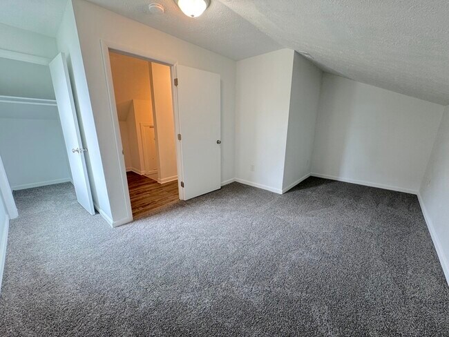 Building Photo - CHARMING 4-BEDROOM, 2-BATH COTTAGE-STYLE HOME IN HAMPTON, VA!